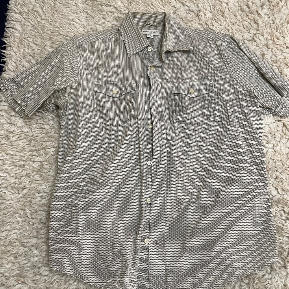 Banana Republic Men's Olive Green and White Patterned Shirt